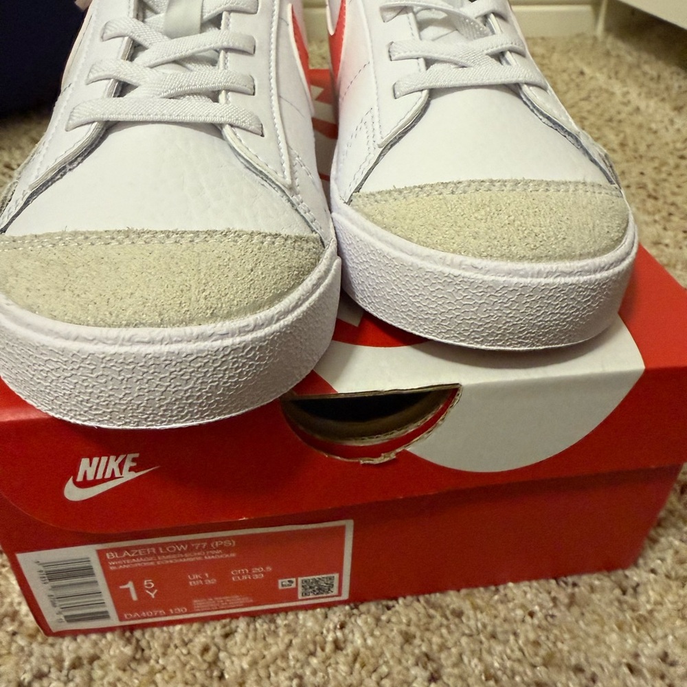 New Nike Kids White and Coral Red Swoosh Sneakers - Picture 2 of 3